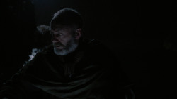 extant_GameOfThrones_2x04-GardenOfBones_4829