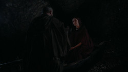 extant_GameOfThrones_2x04-GardenOfBones_4939
