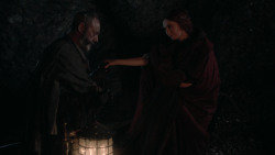 extant_GameOfThrones_2x04-GardenOfBones_4957