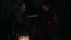 extant_GameOfThrones_2x04-GardenOfBones_4958