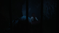 extant_GameOfThrones_2x04-GardenOfBones_5034