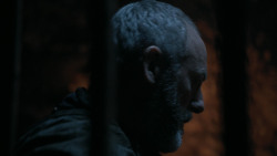 extant_GameOfThrones_2x04-GardenOfBones_5055