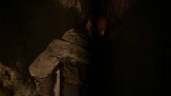 extant_GameOfThrones_2x04-GardenOfBones_5070