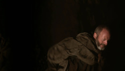 extant_GameOfThrones_2x04-GardenOfBones_5102