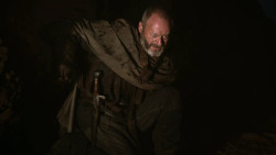 extant_GameOfThrones_2x04-GardenOfBones_5108
