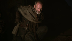 extant_GameOfThrones_2x04-GardenOfBones_5110