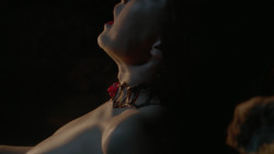 extant_GameOfThrones_2x04-GardenOfBones_5113