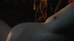 extant_GameOfThrones_2x04-GardenOfBones_5125