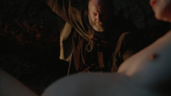 extant_GameOfThrones_2x04-GardenOfBones_5130
