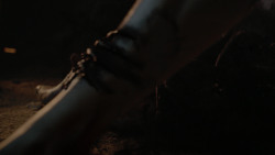 extant_GameOfThrones_2x04-GardenOfBones_5150