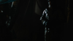 extant_GameOfThrones_2x05-TheGhostOfHarrenhal_0012