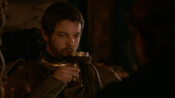 extant_GameOfThrones_2x05-TheGhostOfHarrenhal_0040