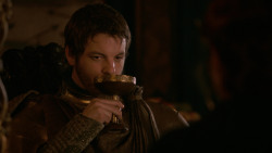 extant_GameOfThrones_2x05-TheGhostOfHarrenhal_0041