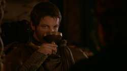 extant_GameOfThrones_2x05-TheGhostOfHarrenhal_0042