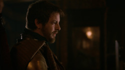 extant_GameOfThrones_2x05-TheGhostOfHarrenhal_0084