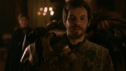 extant_GameOfThrones_2x05-TheGhostOfHarrenhal_0163