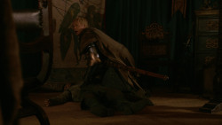 extant_GameOfThrones_2x05-TheGhostOfHarrenhal_0230