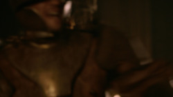 extant_GameOfThrones_2x05-TheGhostOfHarrenhal_0237