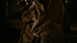 extant_GameOfThrones_2x05-TheGhostOfHarrenhal_0240