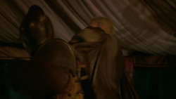 extant_GameOfThrones_2x05-TheGhostOfHarrenhal_0242