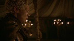 extant_GameOfThrones_2x05-TheGhostOfHarrenhal_0291