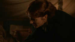 extant_GameOfThrones_2x05-TheGhostOfHarrenhal_0317