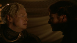 extant_GameOfThrones_2x05-TheGhostOfHarrenhal_0348