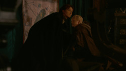 extant_GameOfThrones_2x05-TheGhostOfHarrenhal_0352