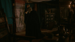 extant_GameOfThrones_2x05-TheGhostOfHarrenhal_0361