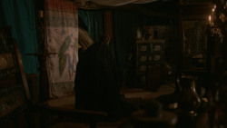 extant_GameOfThrones_2x05-TheGhostOfHarrenhal_0362