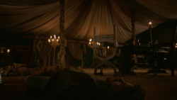 extant_GameOfThrones_2x05-TheGhostOfHarrenhal_0368