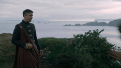 extant_GameOfThrones_2x05-TheGhostOfHarrenhal_0391