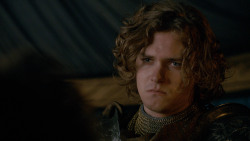 extant_GameOfThrones_2x05-TheGhostOfHarrenhal_0403