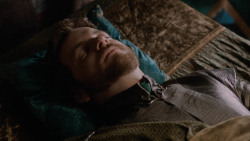 extant_GameOfThrones_2x05-TheGhostOfHarrenhal_0409