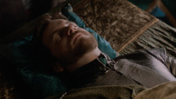 extant_GameOfThrones_2x05-TheGhostOfHarrenhal_0410