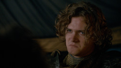 extant_GameOfThrones_2x05-TheGhostOfHarrenhal_0446