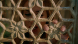 extant_GameOfThrones_2x05-TheGhostOfHarrenhal_0683