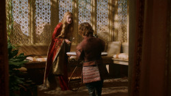 extant_GameOfThrones_2x05-TheGhostOfHarrenhal_0710