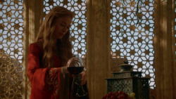 extant_GameOfThrones_2x05-TheGhostOfHarrenhal_0718