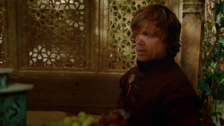 extant_GameOfThrones_2x05-TheGhostOfHarrenhal_0736