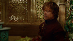 extant_GameOfThrones_2x05-TheGhostOfHarrenhal_0737