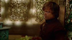 extant_GameOfThrones_2x05-TheGhostOfHarrenhal_0742