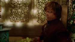 extant_GameOfThrones_2x05-TheGhostOfHarrenhal_0743