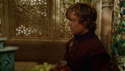 extant_GameOfThrones_2x05-TheGhostOfHarrenhal_0760