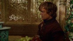 extant_GameOfThrones_2x05-TheGhostOfHarrenhal_0762