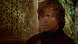 extant_GameOfThrones_2x05-TheGhostOfHarrenhal_0773