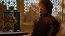 extant_GameOfThrones_2x05-TheGhostOfHarrenhal_0783