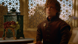 extant_GameOfThrones_2x05-TheGhostOfHarrenhal_0784