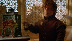 extant_GameOfThrones_2x05-TheGhostOfHarrenhal_0786