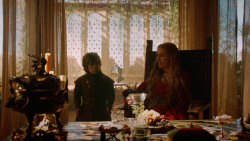 extant_GameOfThrones_2x05-TheGhostOfHarrenhal_0794